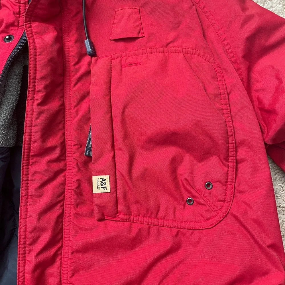 Abercrombie & Fitch {abercrombie fitch}